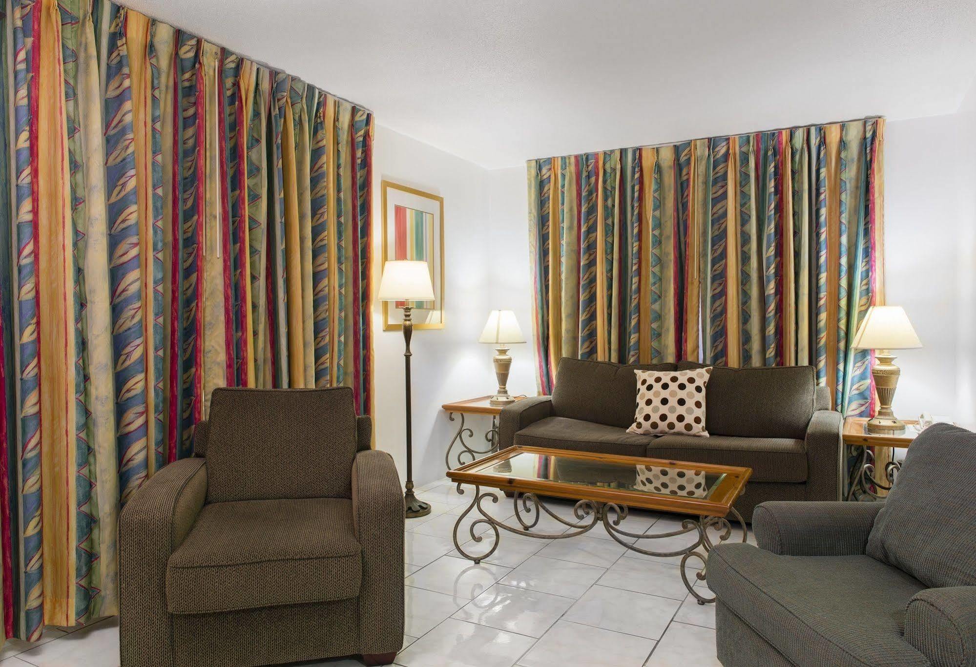 Carriage House Resort 데어필드 비치 외부 사진