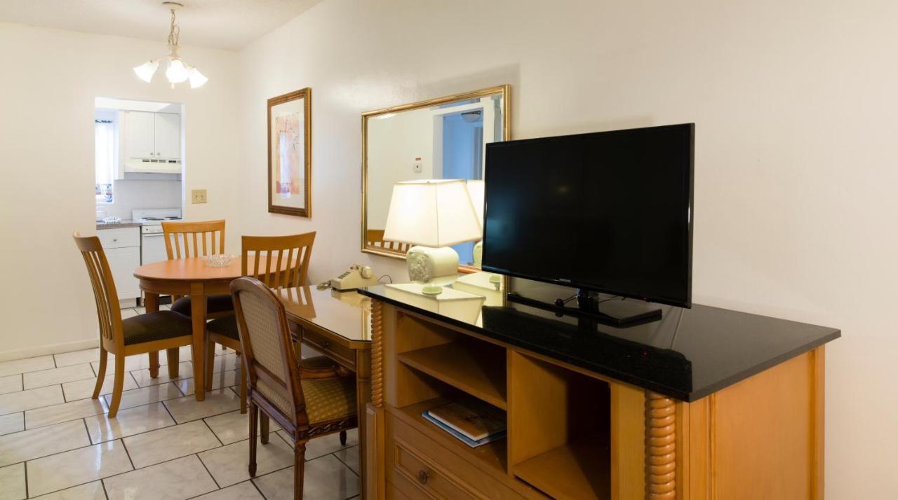 Carriage House Resort 데어필드 비치 외부 사진