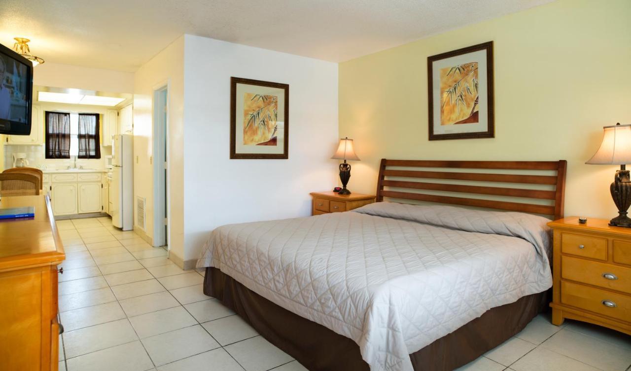 Carriage House Resort 데어필드 비치 외부 사진